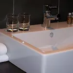De 3*